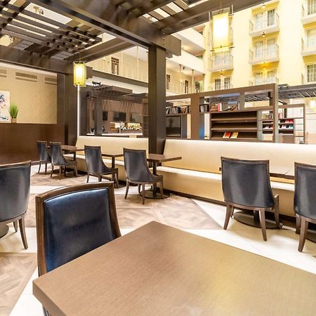 Doubletree Suites By Hilton At The Battery Atlanta Смирна Екстер'єр фото