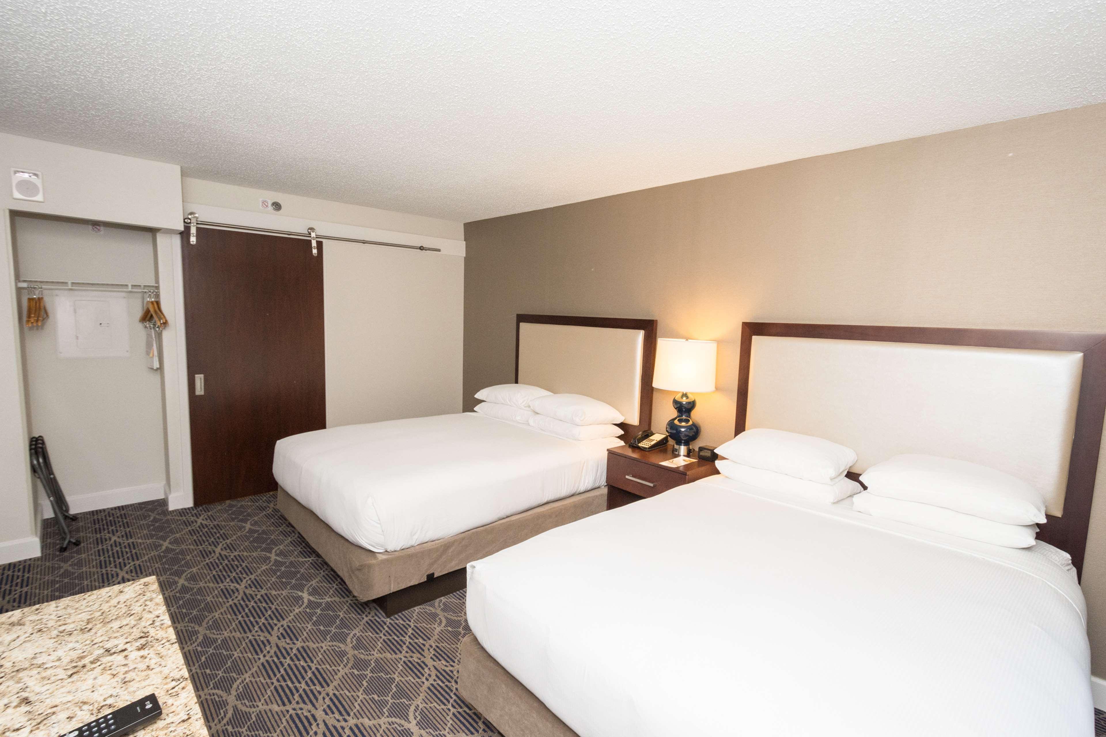 Doubletree Suites By Hilton At The Battery Atlanta Смирна Екстер'єр фото