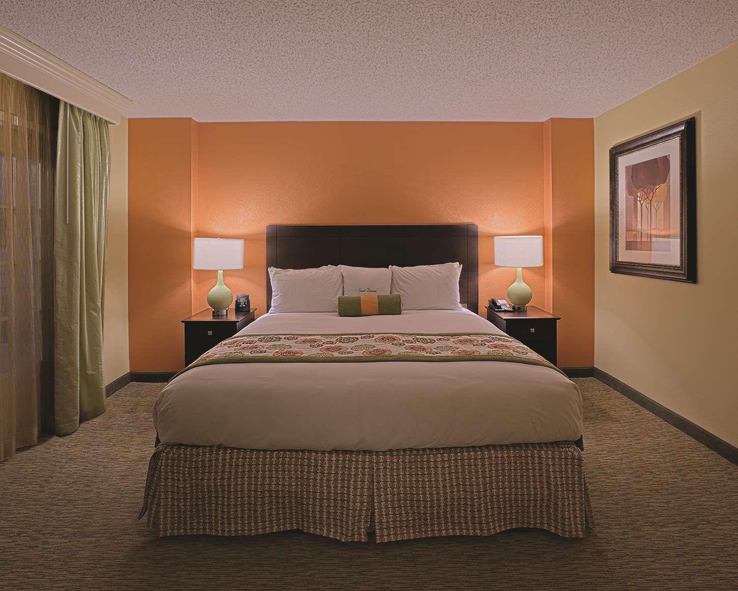 Doubletree Suites By Hilton At The Battery Atlanta Смирна Екстер'єр фото