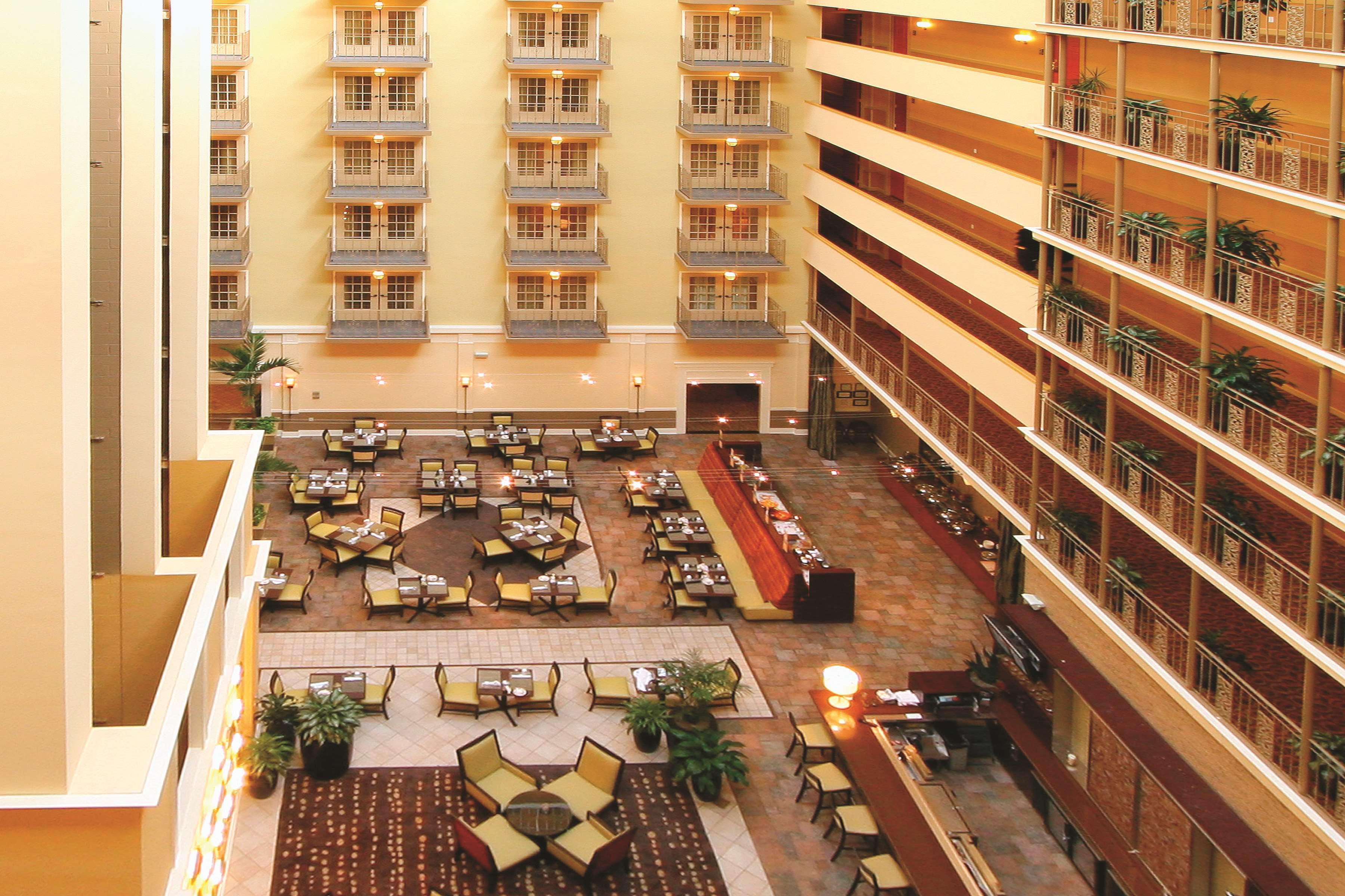 Doubletree Suites By Hilton At The Battery Atlanta Смирна Екстер'єр фото