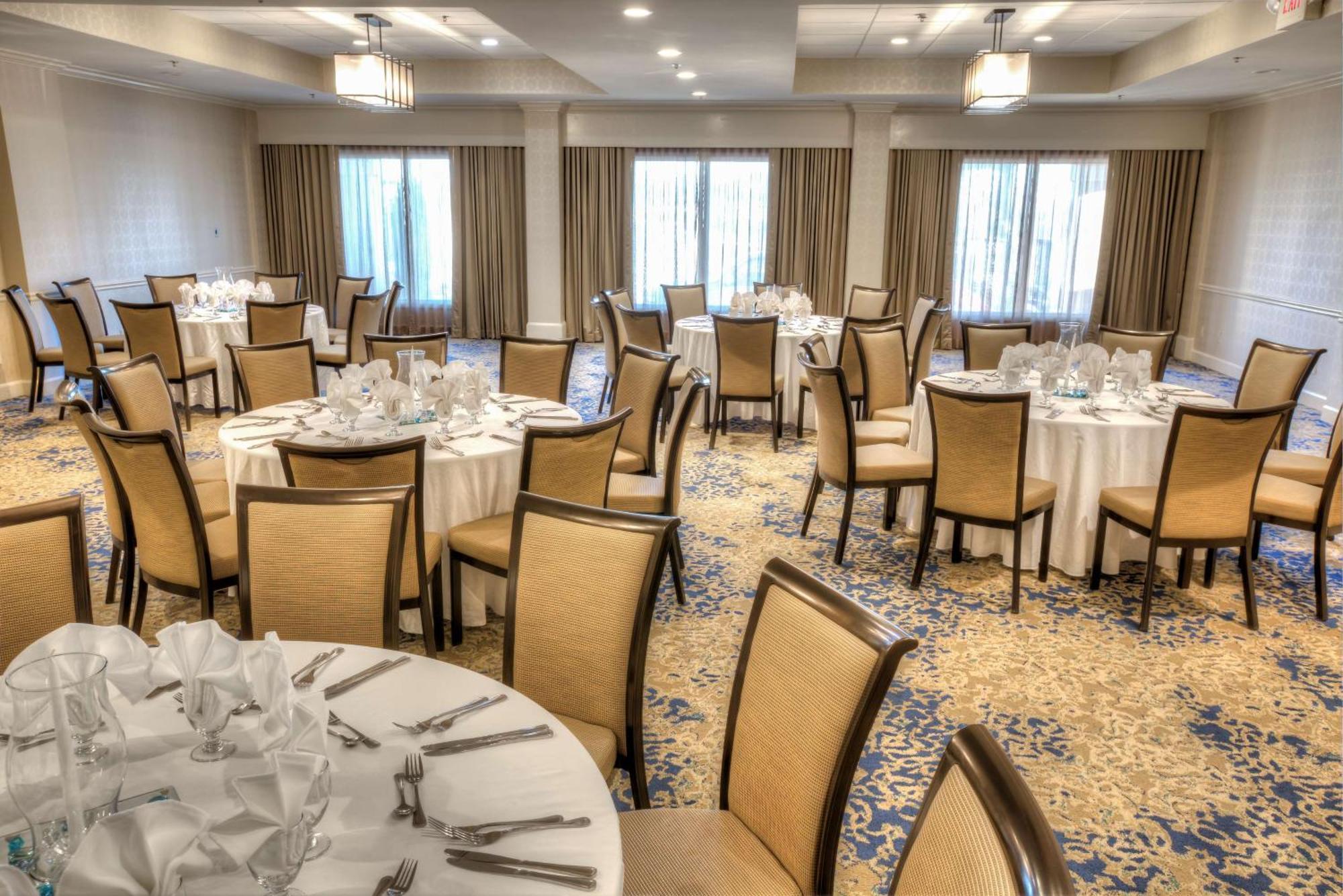 Doubletree Suites By Hilton At The Battery Atlanta Смирна Екстер'єр фото
