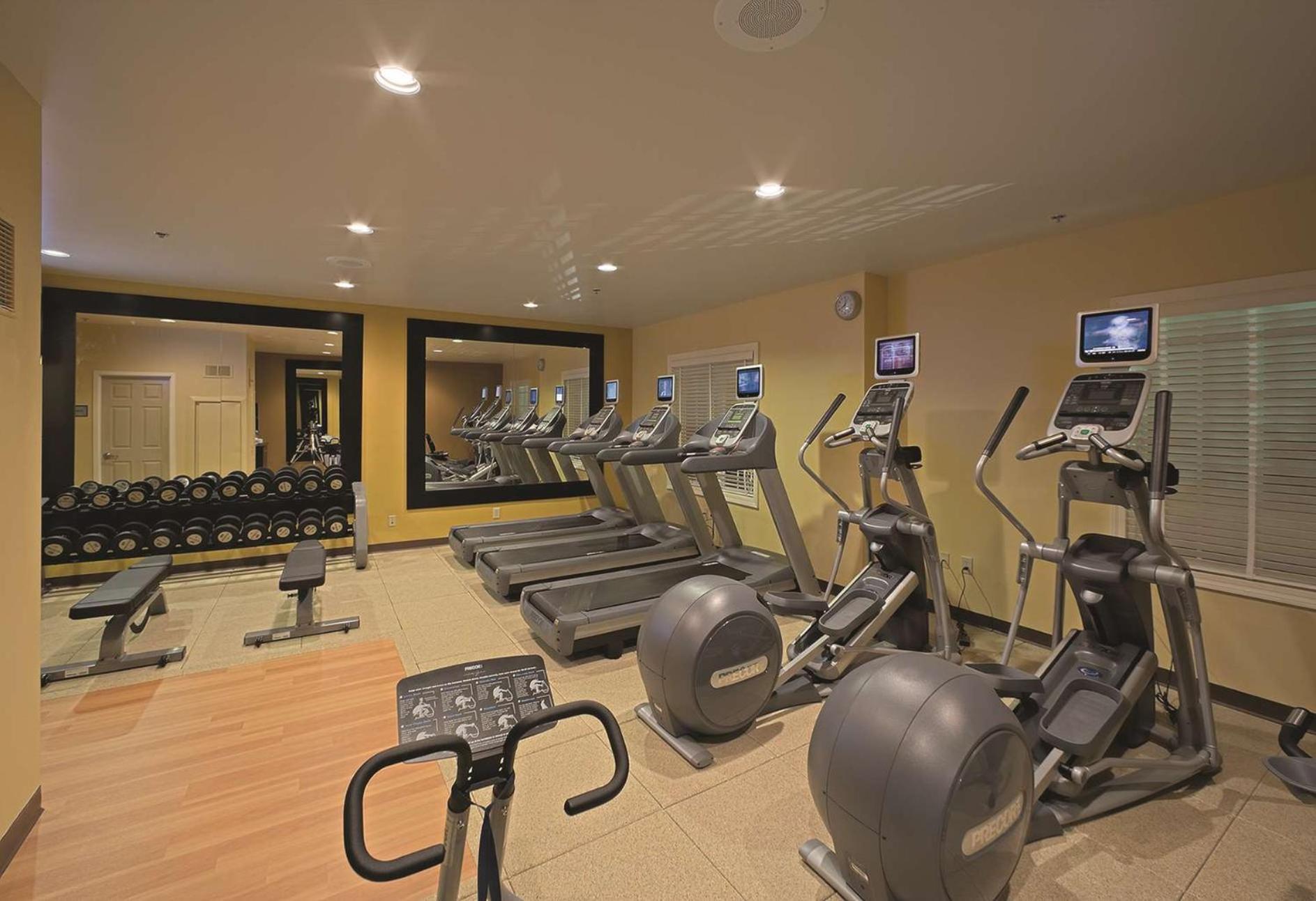 Doubletree Suites By Hilton At The Battery Atlanta Смирна Екстер'єр фото